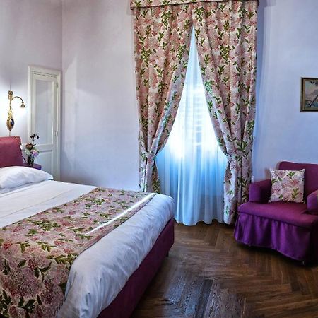 B&B "La Bottega D'Arte" Carrara Exterior foto