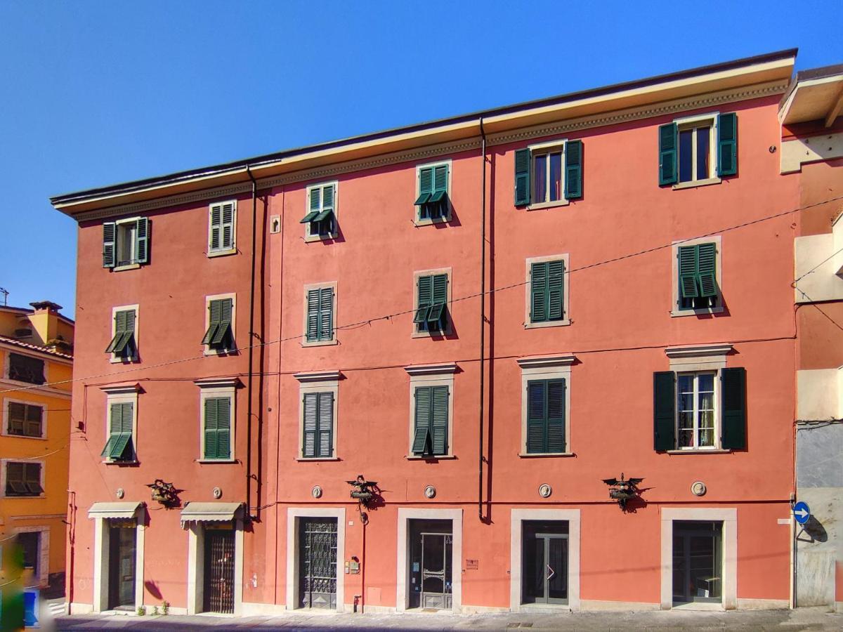 B&B "La Bottega D'Arte" Carrara Exterior foto