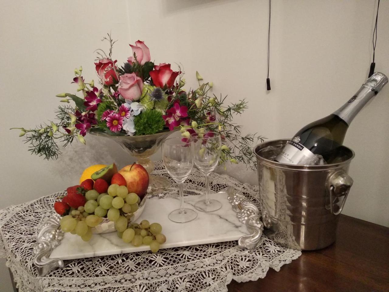 B&B "La Bottega D'Arte" Carrara Exterior foto