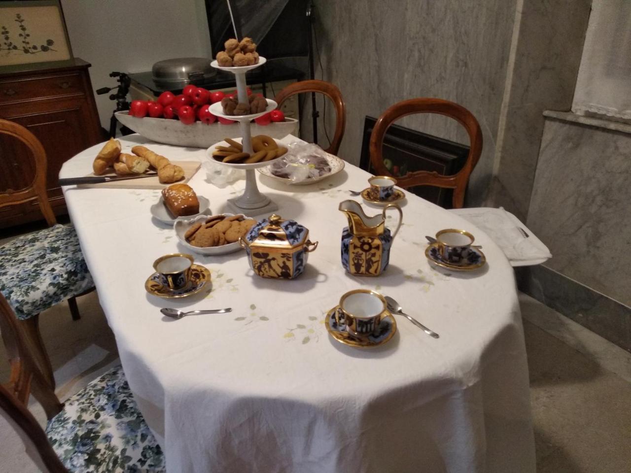 B&B "La Bottega D'Arte" Carrara Exterior foto