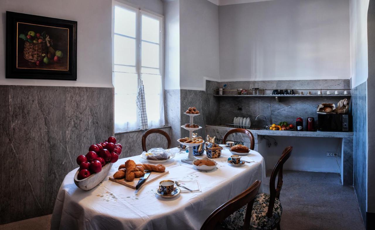 B&B "La Bottega D'Arte" Carrara Exterior foto