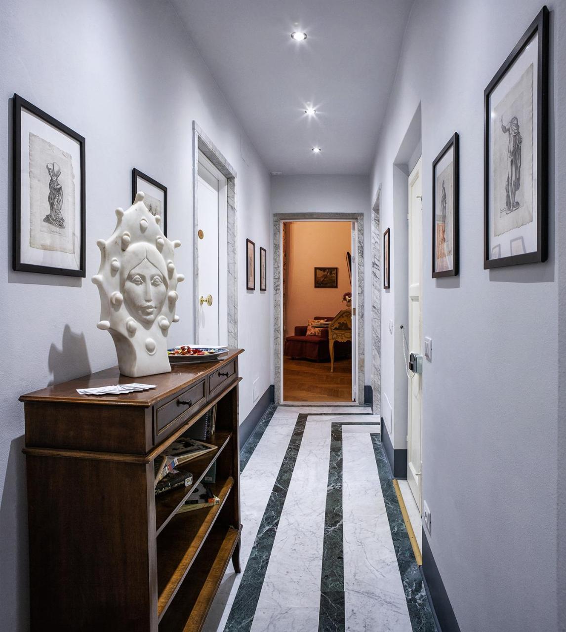 B&B "La Bottega D'Arte" Carrara Exterior foto