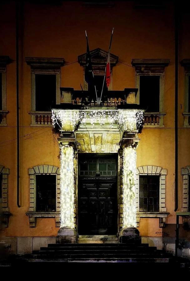 B&B "La Bottega D'Arte" Carrara Exterior foto
